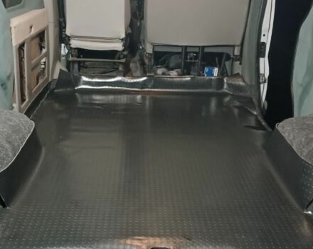 Опель Виваро 2011 в Херсоне на Automoto.ua Белый Опель Виваро, объемом двигателя 2.5 л и пробегом 297 тыс. км за 11000 $, фото 4 на Automoto.ua