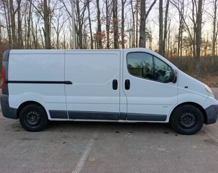 Білий Опель Віваро, об'ємом двигуна 2 л та пробігом 355 тис. км за 10000 $, фото 6 на Automoto.ua