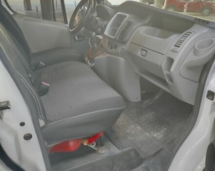 Белый Опель Виваро, объемом двигателя 0 л и пробегом 155 тыс. км за 11000 $, фото 2 на Automoto.ua