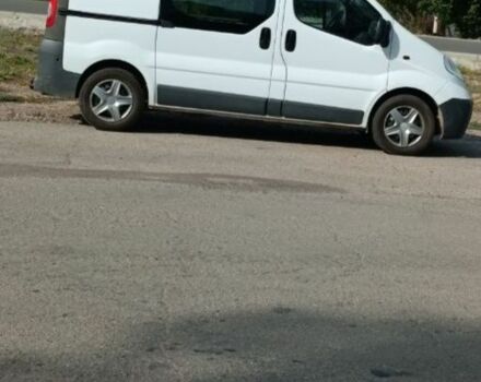 Опель Виваро 2011 в Херсоне на Automoto.ua Белый Опель Виваро, объемом двигателя 2.5 л и пробегом 297 тыс. км за 11000 $, фото 3 на Automoto.ua