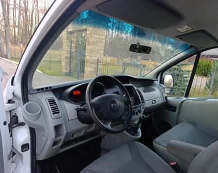 Білий Опель Віваро, об'ємом двигуна 2 л та пробігом 355 тис. км за 10000 $, фото 11 на Automoto.ua