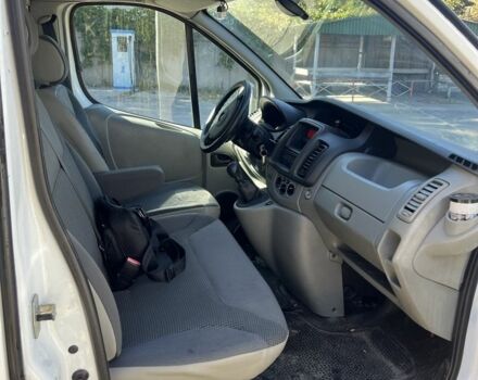 Опель Виваро 2011 в Харькове на Automoto.ua Белый Опель Виваро, объемом двигателя 2.5 л и пробегом 290 тыс. км за 4300 $, фото 6 на Automoto.ua