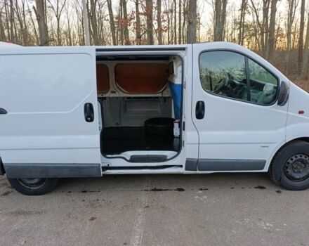 Білий Опель Віваро, об'ємом двигуна 2 л та пробігом 355 тис. км за 10000 $, фото 10 на Automoto.ua