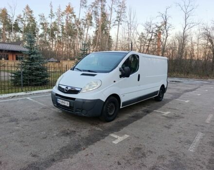 Білий Опель Віваро, об'ємом двигуна 2 л та пробігом 355 тис. км за 10000 $, фото 2 на Automoto.ua