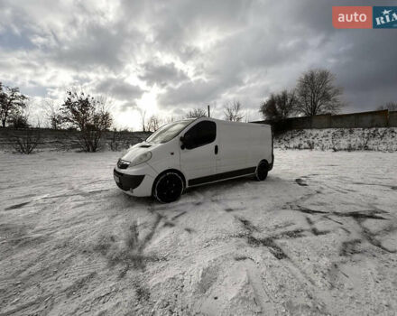Белый Опель Виваро, объемом двигателя 2 л и пробегом 315 тыс. км за 9600 $, фото 1 на Automoto.ua