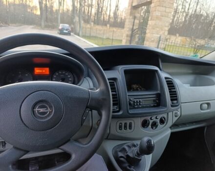 Білий Опель Віваро, об'ємом двигуна 2 л та пробігом 355 тис. км за 10000 $, фото 12 на Automoto.ua