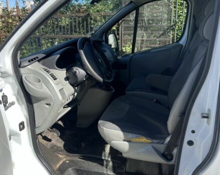 Опель Виваро 2011 в Харькове на Automoto.ua Белый Опель Виваро, объемом двигателя 2.5 л и пробегом 290 тыс. км за 4300 $, фото 7 на Automoto.ua