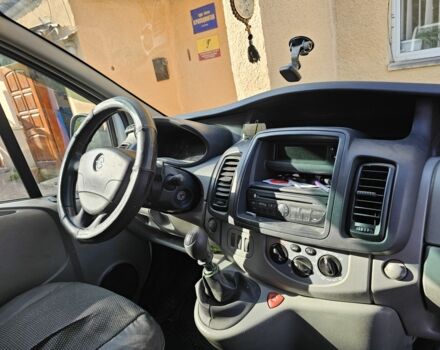 Белый Опель Виваро, объемом двигателя 0 л и пробегом 297 тыс. км за 12500 $, фото 5 на Automoto.ua