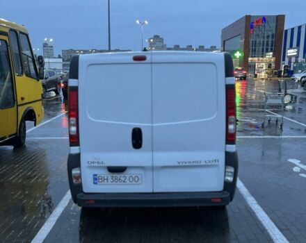 Белый Опель Виваро, объемом двигателя 2 л и пробегом 280 тыс. км за 10500 $, фото 2 на Automoto.ua