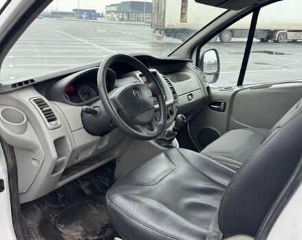 Белый Опель Виваро, объемом двигателя 2 л и пробегом 270 тыс. км за 8500 $, фото 6 на Automoto.ua