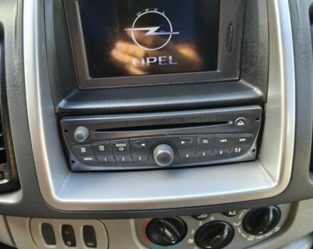 Белый Опель Виваро, объемом двигателя 2 л и пробегом 255 тыс. км за 10500 $, фото 4 на Automoto.ua