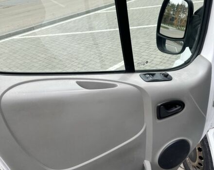 Белый Опель Виваро, объемом двигателя 2 л и пробегом 245 тыс. км за 4900 $, фото 10 на Automoto.ua