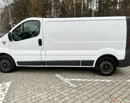 Белый Опель Виваро, объемом двигателя 2 л и пробегом 245 тыс. км за 4900 $, фото 2 на Automoto.ua