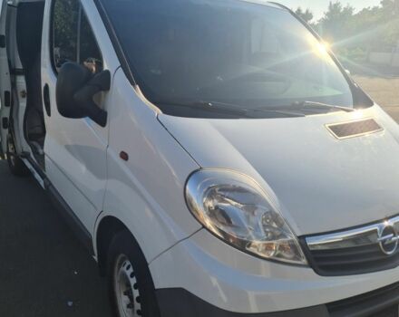 Белый Опель Виваро, объемом двигателя 2 л и пробегом 320 тыс. км за 9500 $, фото 5 на Automoto.ua