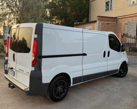 Білий Опель Віваро, об'ємом двигуна 2 л та пробігом 208 тис. км за 11000 $, фото 2 на Automoto.ua