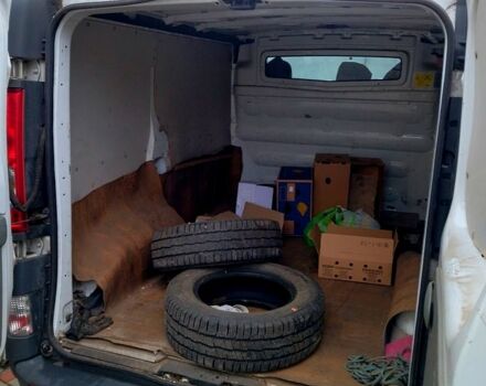 Белый Опель Виваро, объемом двигателя 2 л и пробегом 370 тыс. км за 9800 $, фото 3 на Automoto.ua