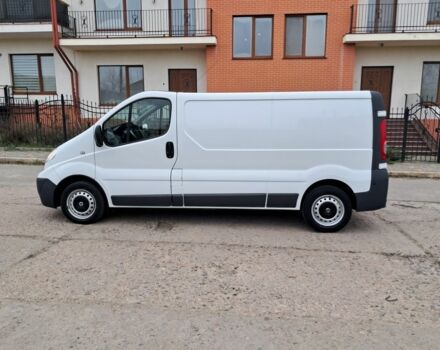 Білий Опель Віваро, об'ємом двигуна 2 л та пробігом 302 тис. км за 9399 $, фото 2 на Automoto.ua