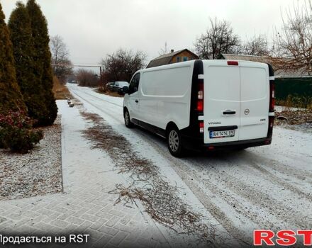 Белый Опель Виваро, объемом двигателя 16 л и пробегом 295 тыс. км за 13000 $, фото 2 на Automoto.ua