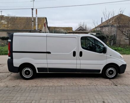 Білий Опель Віваро, об'ємом двигуна 2 л та пробігом 302 тис. км за 9399 $, фото 6 на Automoto.ua