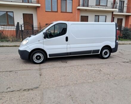 Білий Опель Віваро, об'ємом двигуна 2 л та пробігом 302 тис. км за 9399 $, фото 1 на Automoto.ua