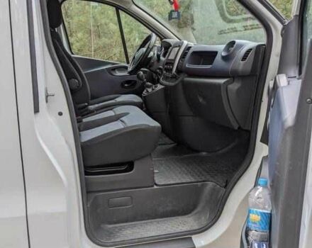 Білий Опель Віваро, об'ємом двигуна 1.6 л та пробігом 240 тис. км за 9850 $, фото 3 на Automoto.ua