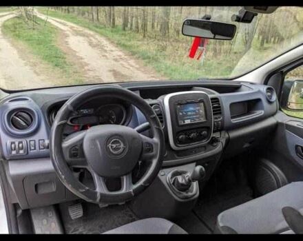 Білий Опель Віваро, об'ємом двигуна 1.6 л та пробігом 240 тис. км за 9850 $, фото 1 на Automoto.ua