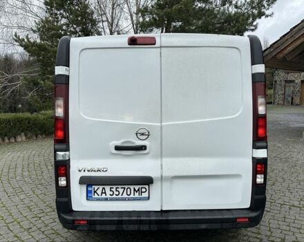 Белый Опель Виваро, объемом двигателя 1.6 л и пробегом 260 тыс. км за 10900 $, фото 2 на Automoto.ua