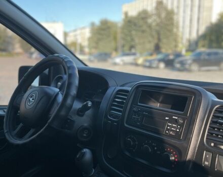 Белый Опель Виваро, объемом двигателя 1.6 л и пробегом 285 тыс. км за 9999 $, фото 15 на Automoto.ua
