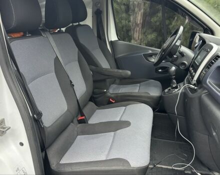 Белый Опель Виваро, объемом двигателя 1.6 л и пробегом 260 тыс. км за 10900 $, фото 6 на Automoto.ua