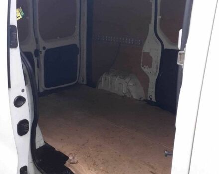 Белый Опель Виваро, объемом двигателя 1.6 л и пробегом 307 тыс. км за 14000 $, фото 5 на Automoto.ua