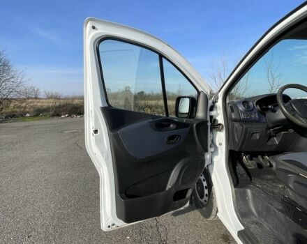 Белый Опель Виваро, объемом двигателя 1.6 л и пробегом 268 тыс. км за 9700 $, фото 7 на Automoto.ua