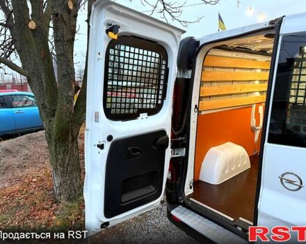 Білий Опель Віваро, об'ємом двигуна 16 л та пробігом 222 тис. км за 16000 $, фото 6 на Automoto.ua