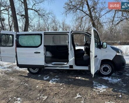 Белый Опель Виваро, объемом двигателя 1.6 л и пробегом 223 тыс. км за 14500 $, фото 70 на Automoto.ua