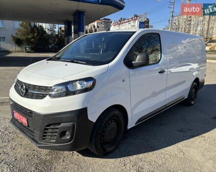 Белый Опель Виваро, объемом двигателя 2 л и пробегом 160 тыс. км за 17800 $, фото 1 на Automoto.ua