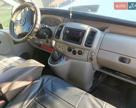 Белый Опель Виваро, объемом двигателя 1.9 л и пробегом 323 тыс. км за 5500 $, фото 3 на Automoto.ua