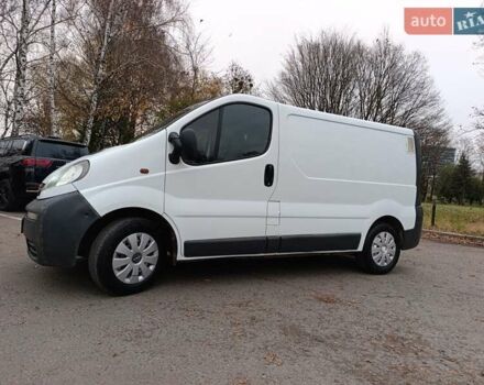 Белый Опель Виваро, объемом двигателя 1.9 л и пробегом 386 тыс. км за 5800 $, фото 1 на Automoto.ua