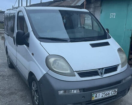 Білий Опель Віваро, об'ємом двигуна 1.9 л та пробігом 150 тис. км за 6000 $, фото 2 на Automoto.ua