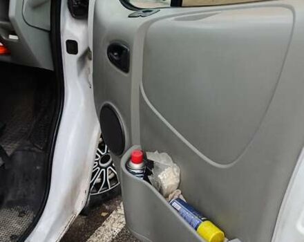 Білий Опель Віваро, об'ємом двигуна 1.9 л та пробігом 340 тис. км за 5300 $, фото 17 на Automoto.ua