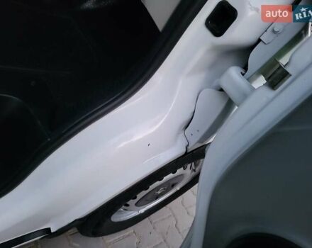 Белый Опель Виваро, объемом двигателя 1.9 л и пробегом 276 тыс. км за 6999 $, фото 53 на Automoto.ua