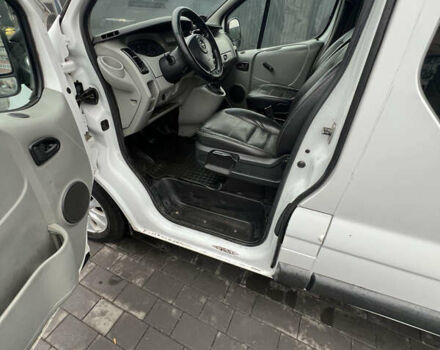 Білий Опель Віваро, об'ємом двигуна 1.9 л та пробігом 390 тис. км за 5850 $, фото 29 на Automoto.ua