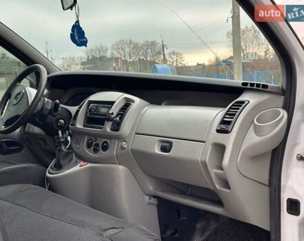 Белый Опель Виваро, объемом двигателя 1.9 л и пробегом 240 тыс. км за 4650 $, фото 18 на Automoto.ua