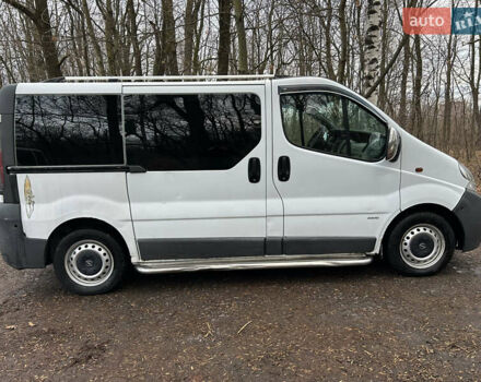 Белый Опель Виваро, объемом двигателя 1.9 л и пробегом 380 тыс. км за 4699 $, фото 15 на Automoto.ua