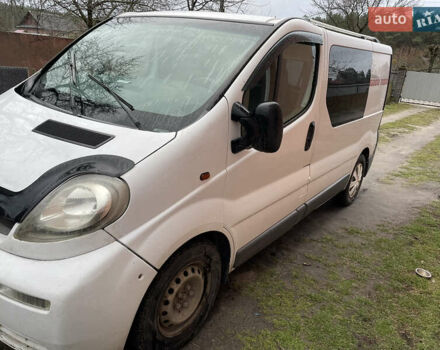 Белый Опель Виваро, объемом двигателя 1.9 л и пробегом 312 тыс. км за 4500 $, фото 3 на Automoto.ua