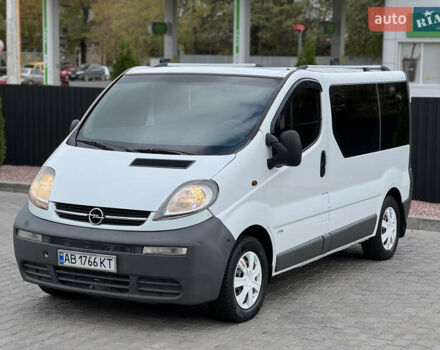 Белый Опель Виваро, объемом двигателя 1.87 л и пробегом 275 тыс. км за 6750 $, фото 3 на Automoto.ua