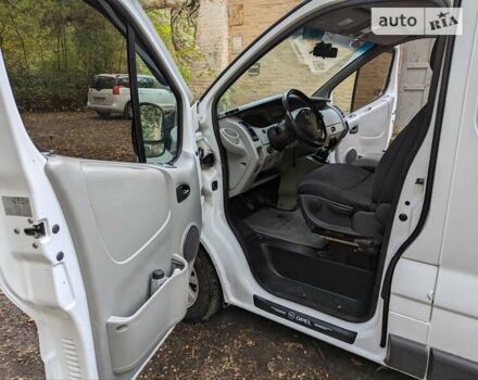 Белый Опель Виваро, объемом двигателя 1.9 л и пробегом 540 тыс. км за 5800 $, фото 5 на Automoto.ua