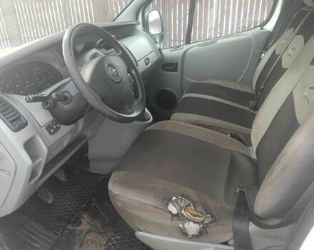 Белый Опель Виваро, объемом двигателя 1.9 л и пробегом 428 тыс. км за 6600 $, фото 4 на Automoto.ua