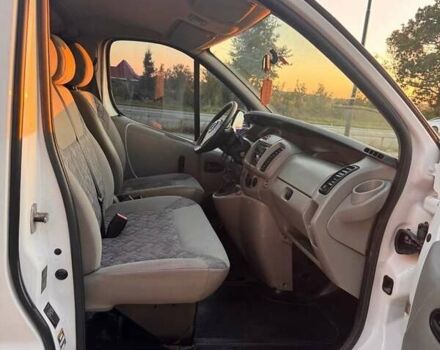 Белый Опель Виваро, объемом двигателя 1.9 л и пробегом 207 тыс. км за 6700 $, фото 5 на Automoto.ua