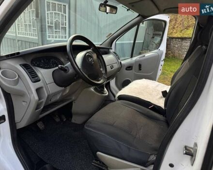 Белый Опель Виваро, объемом двигателя 1.9 л и пробегом 350 тыс. км за 6000 $, фото 14 на Automoto.ua