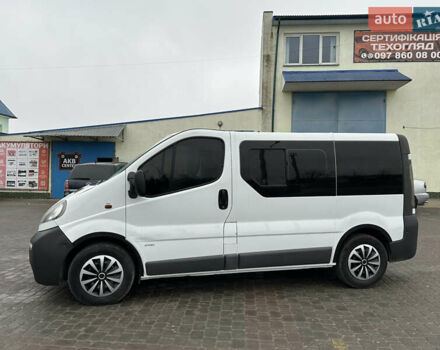 Белый Опель Виваро, объемом двигателя 1.9 л и пробегом 230 тыс. км за 7200 $, фото 7 на Automoto.ua