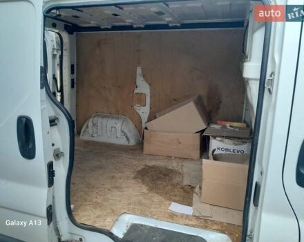 Білий Опель Віваро, об'ємом двигуна 1.9 л та пробігом 394 тис. км за 5000 $, фото 3 на Automoto.ua